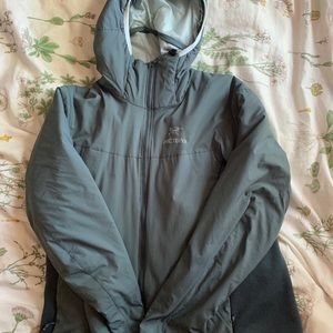 Arcteryx women’s atom LT